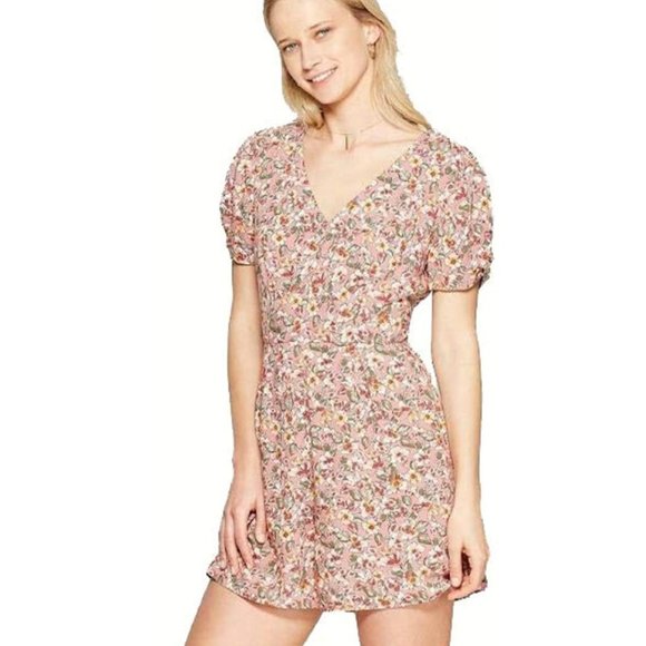 Pink Floral Keyhole Romper XS NWT - Picture 11 of 13